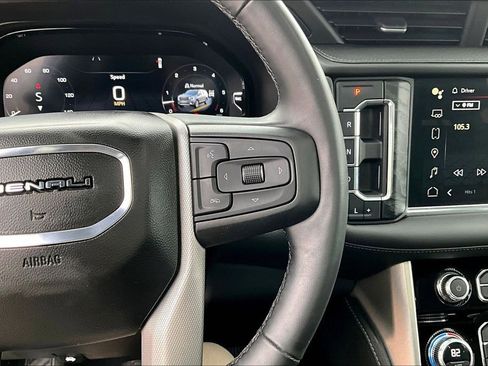 Used 2023 GMC Yukon Denali image 13