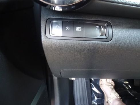 Used 2025 Chevrolet Equinox LT w/ Safety and Technology Package image 18