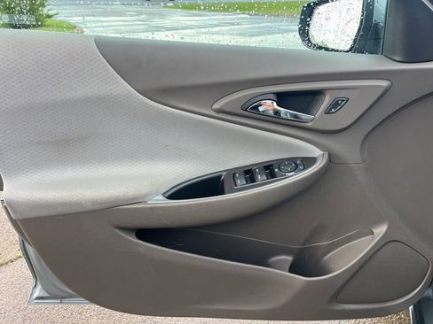 Used 2025 Chevrolet Malibu LT FWD image 12