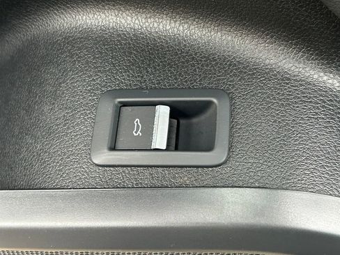 Used 2025 Audi Q5 2.0T Premium image 29