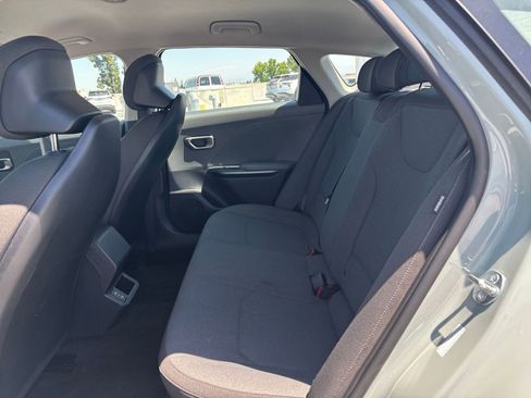 Used 2025 Kia K4 FWD image 24