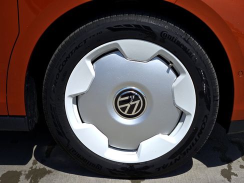 New 2025 Volkswagen ID. Buzz 1st Edition image 7