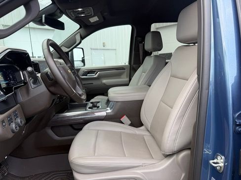 Used 2024 Chevrolet Silverado 2500 LTZ w/ LTZ Plus Package image 6