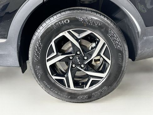 Used 2025 Kia Sportage LX AWD/4WD image 11