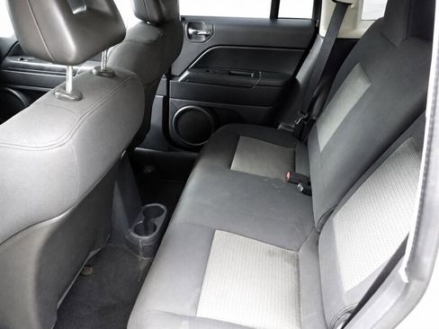 Used 2009 Jeep Compass Sport AWD/4WD image 32