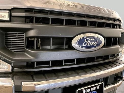 Used 2022 Ford F250 XL w/ Power Equipment Group AWD/4WD image 29