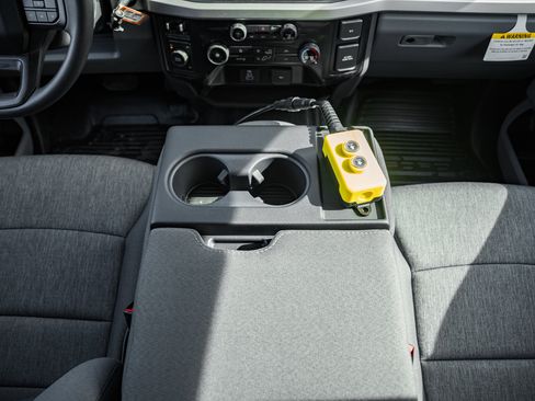 New 2026 Ford F550 4x4 Crew Cab image 37