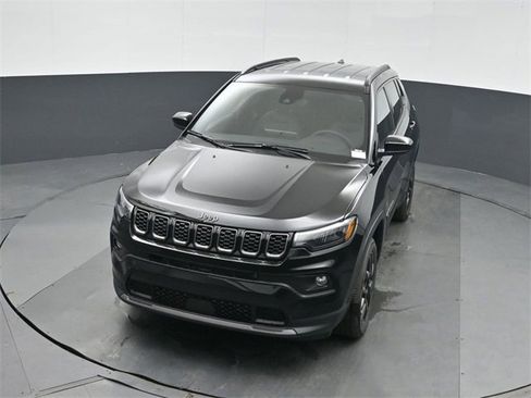 New 2026 Jeep Compass Latitude image 35