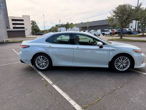 Used 2018 Toyota Camry XLE w/ Audio Package FWD image 5