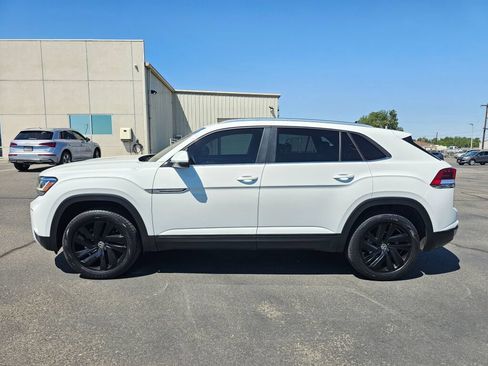 Certified 2023 Volkswagen Atlas Cross Sport SE w/ Panoramic Sunroof Package AWD/4WD image 3