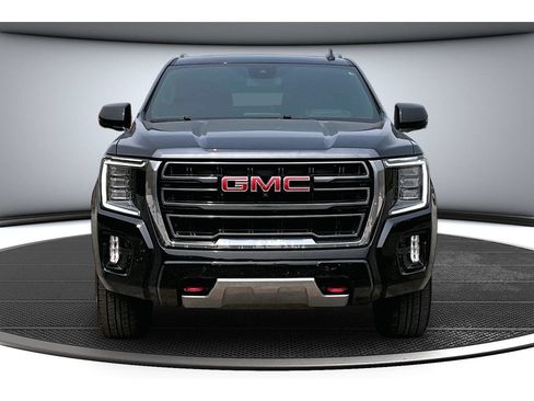 Used 2023 GMC Yukon XL AT4 w/ AT4 Premium Package AWD/4WD image 4