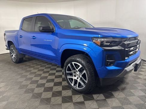 Used 2024 Chevrolet Colorado Z71 w/ Advanced Trailering Package AWD/4WD image 1