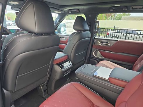 New 2026 INFINITI QX80 Autograph w/ Premium Cargo Package AWD/4WD image 12