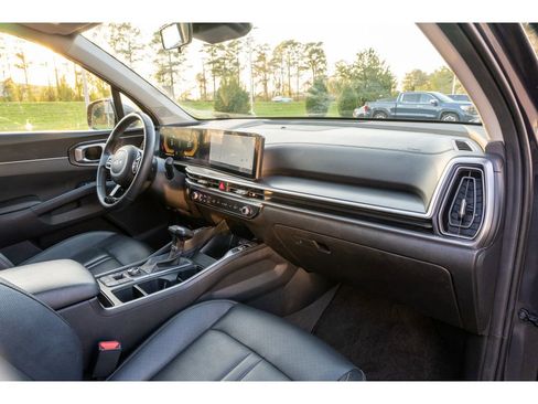 Used 2024 Kia Sorento S image 20