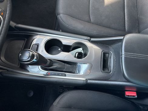 Used 2018 Chevrolet Malibu LT FWD image 23