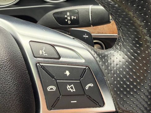 Used 2016 Mercedes-Benz E 350 4MATIC Sedan image 9