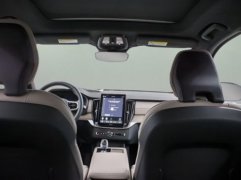 New 2026 Volvo XC90 B6 Plus w/ Protection Package Premier image 10