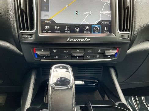 Used 2019 Maserati Levante image 15