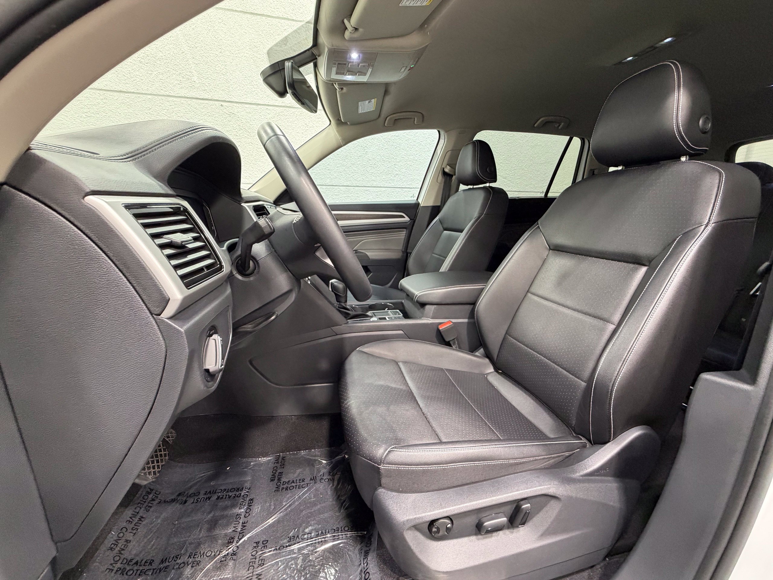 Certified 2023 Volkswagen Atlas SE w/ Black Wheel Package FWD image 21