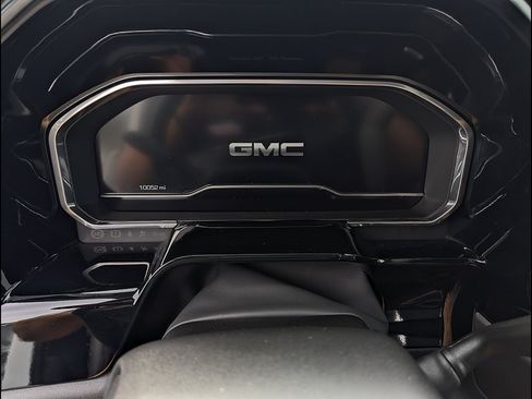 Used 2025 GMC Sierra 2500 SLT AWD/4WD image 2