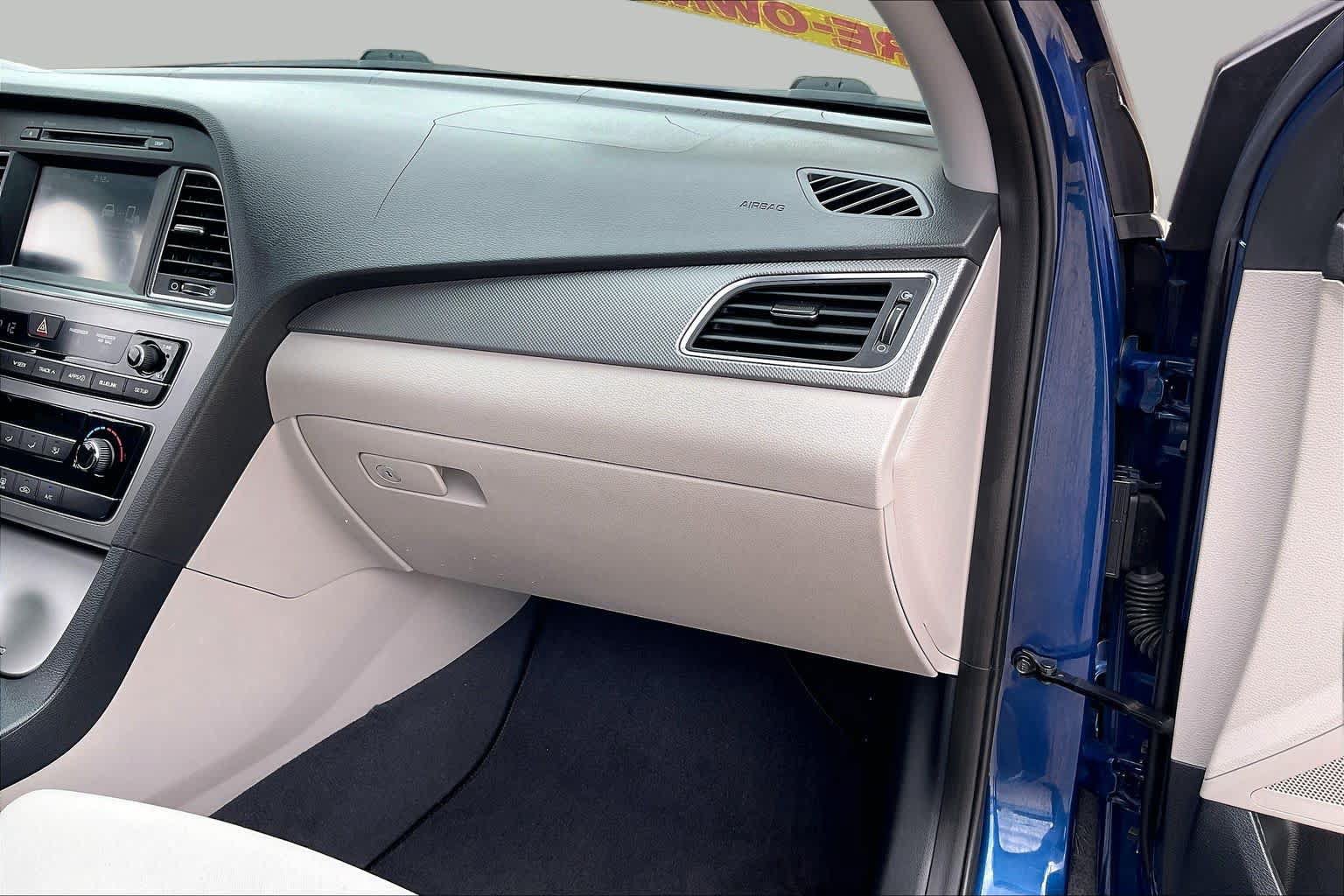 Used 2016 Hyundai Sonata SE FWD image 18