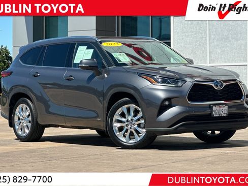 Used 2023 Toyota Highlander Limited AWD/4WD image 1