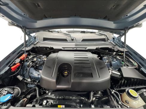 Used 2024 Land Rover Defender 110 X-Dynamic SE AWD/4WD image 17
