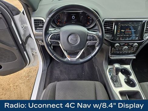 Used 2022 Jeep Grand Cherokee Laredo E AWD/4WD image 3
