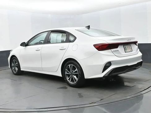 Used 2024 Kia Forte LXS image 9
