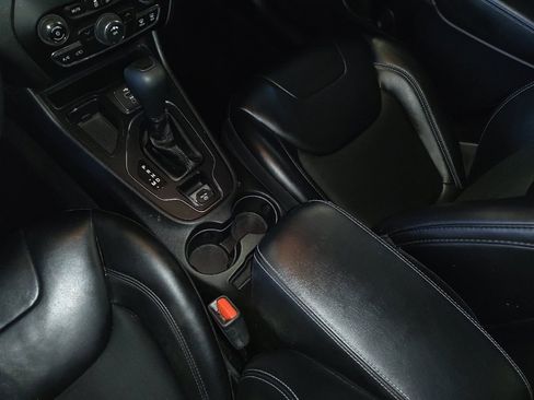 Used 2019 Jeep Cherokee Latitude Plus image 26