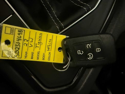 Certified 2022 Volkswagen Tiguan SE image 38