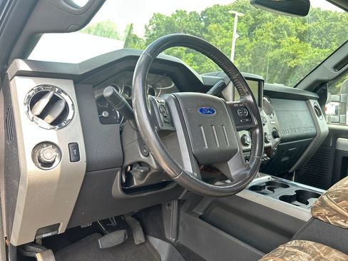 Used 2014 Ford F250 Lariat w/ Lariat Interior Package AWD/4WD image 8
