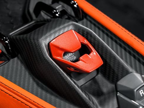 Used 2024 Lamborghini Revuelto AWD/4WD image 28
