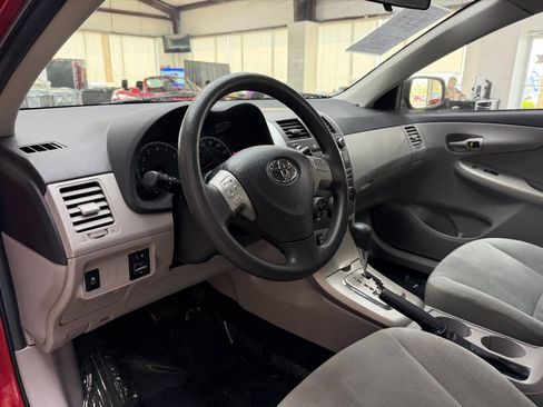 Used 2011 Toyota Corolla LE FWD image 18