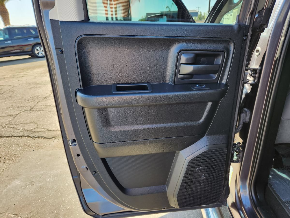 Used 2017 RAM 1500 Express w/ Express Value Package RWD image 32