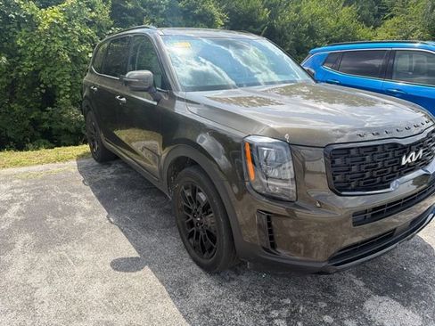 Used 2022 Kia Telluride EX w/ EX Premium Package AWD/4WD image 3
