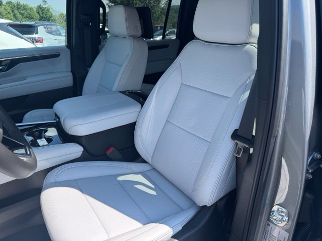 New 2026 Chevrolet Suburban Premier AWD/4WD image 19