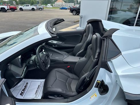 Used 2023 Chevrolet Corvette Z06 RWD image 20