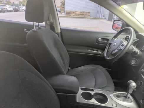 Used 2015 Nissan Rogue S w/ Convenience Package AWD/4WD image 4
