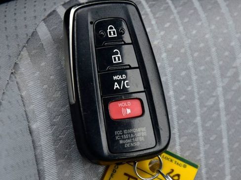 Used 2020 Toyota Prius Prime LE image 25