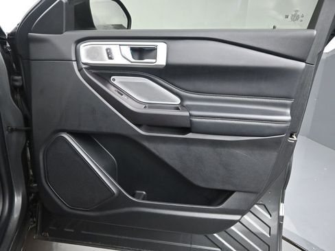 Used 2020 Ford Explorer ST w/ ST Street Pack image 22