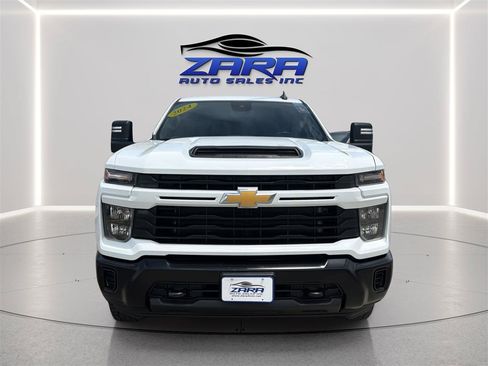 Used 2024 Chevrolet Silverado 2500 Custom w/ Custom Convenience Package AWD/4WD image 2