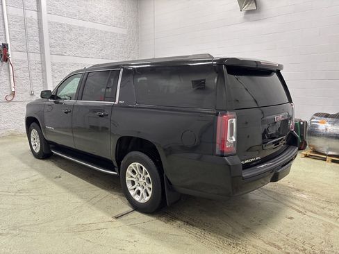 Used 2020 GMC Yukon XL SLT image 5