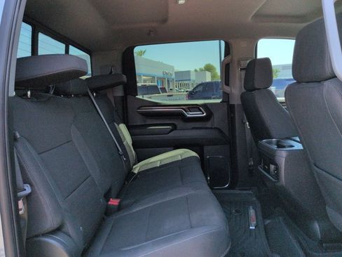 Used 2024 Chevrolet Silverado 1500 LT Trail Boss w/ Convenience Package II AWD/4WD image 26