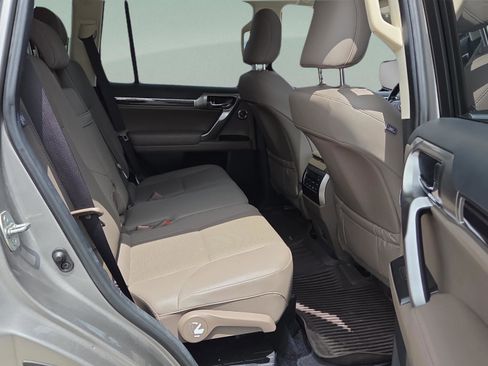 Used 2022 Lexus GX 460 Premium w/ Premium Plus Package AWD/4WD image 15