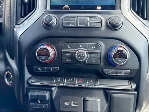Used 2021 Chevrolet Silverado 1500 LT Trail Boss w/ Bed Protection Package AWD/4WD image 15