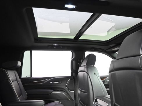 Used 2022 Cadillac Escalade ESV Premium Luxury w/ Performance Package AWD/4WD image 17