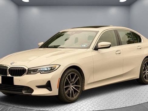 Used 2022 BMW 330i xDrive Sedan w/ Driving Assistance Package AWD/4WD image 3