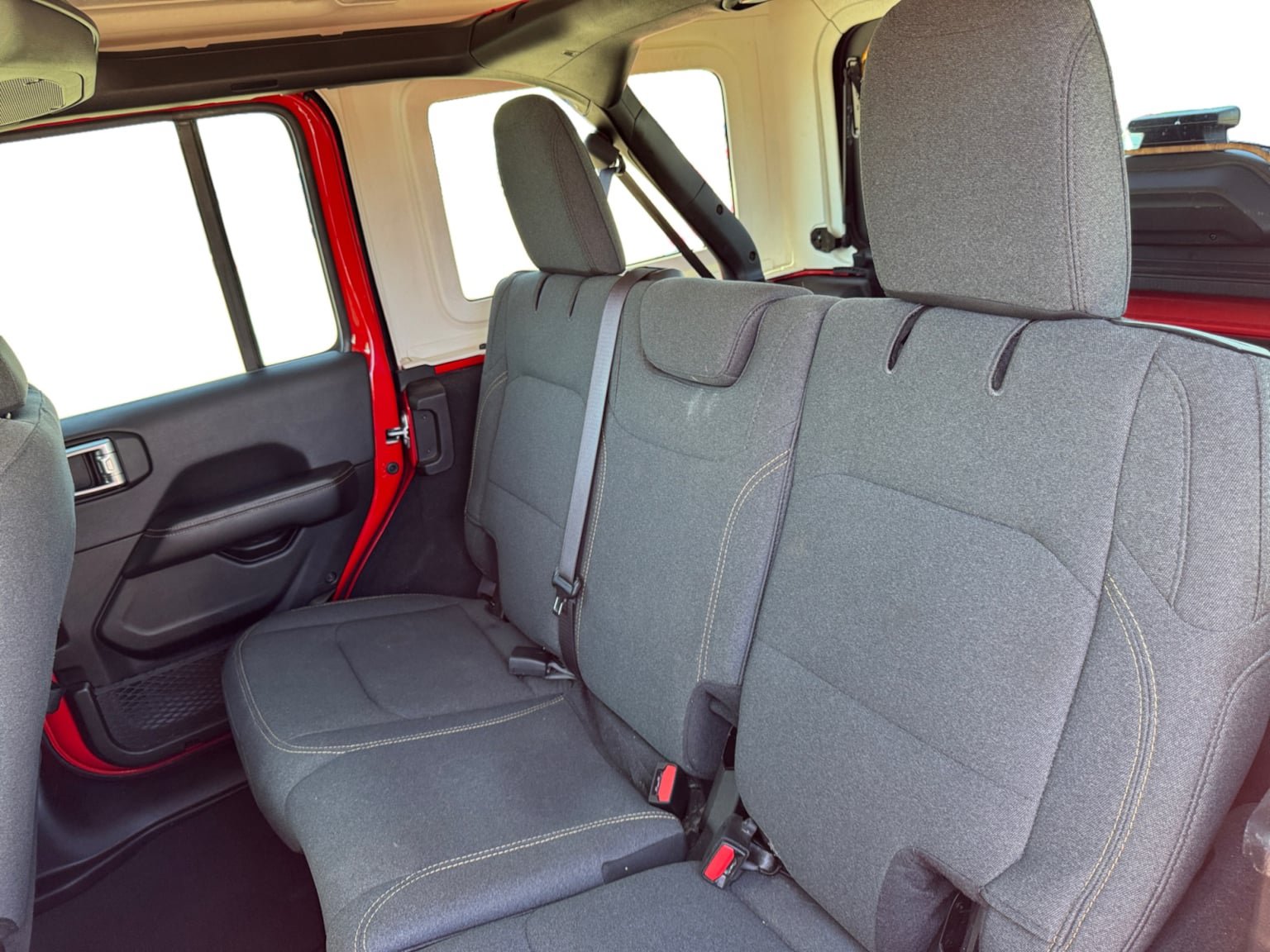 Used 2025 Jeep Wrangler Unlimited Sahara AWD/4WD image 16