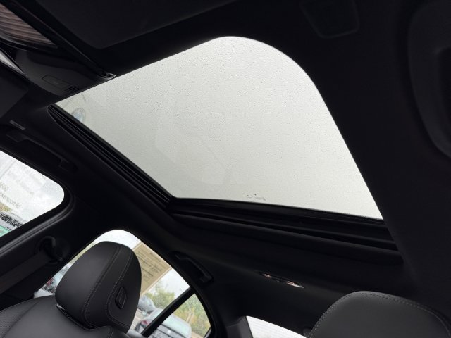 Used 2023 BMW 330i xDrive Sedan w/ Premium Package AWD/4WD image 36